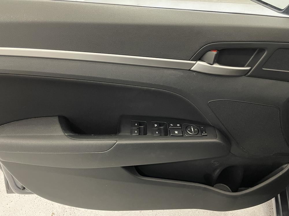 Hyundai Elantra Preferred Sun & Safety 2020 d&rsquo;occasion à vendre - 12