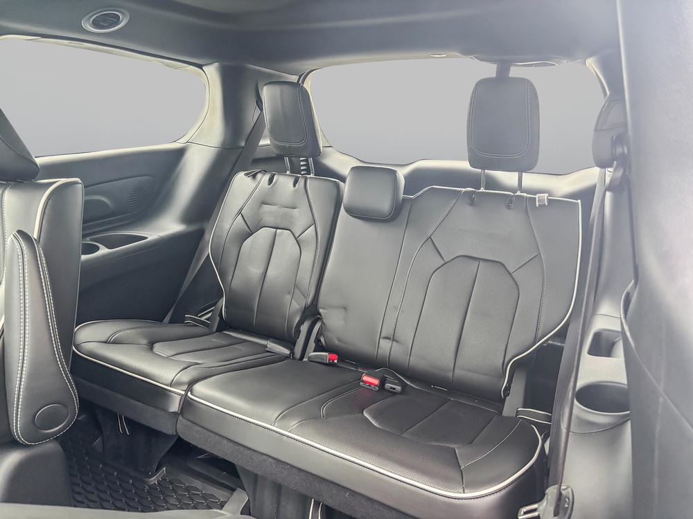 Chrysler Pacifica Hybrid Allure s 2024 d&rsquo;occasion à vendre - 24