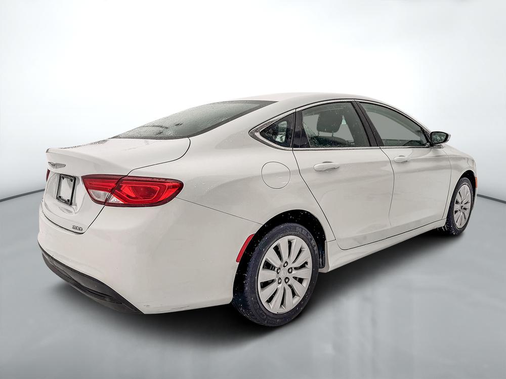 Chrysler 200 LX 2015 d&rsquo;occasion à vendre - 8