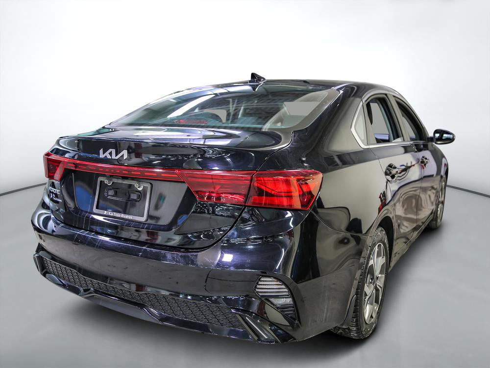 Kia Forte EX 2023 d&rsquo;occasion à vendre - 3