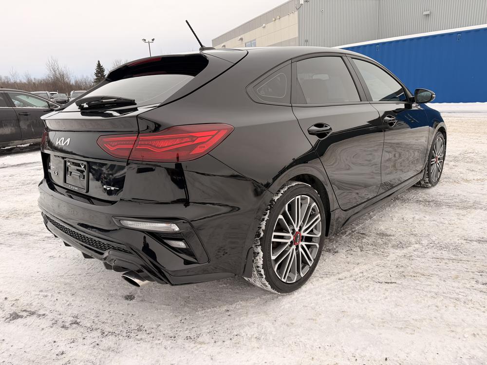 Kia Forte5 2023 Noir usage à vendre Kia Forte5 2023 Noir usage à vendre