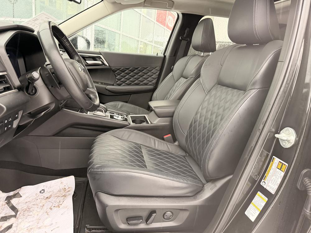 Mitsubishi Outlander PHEV 2023 Noir usage à vendre Mitsubishi Outlander PHEV 2023 Noir usage à vendre