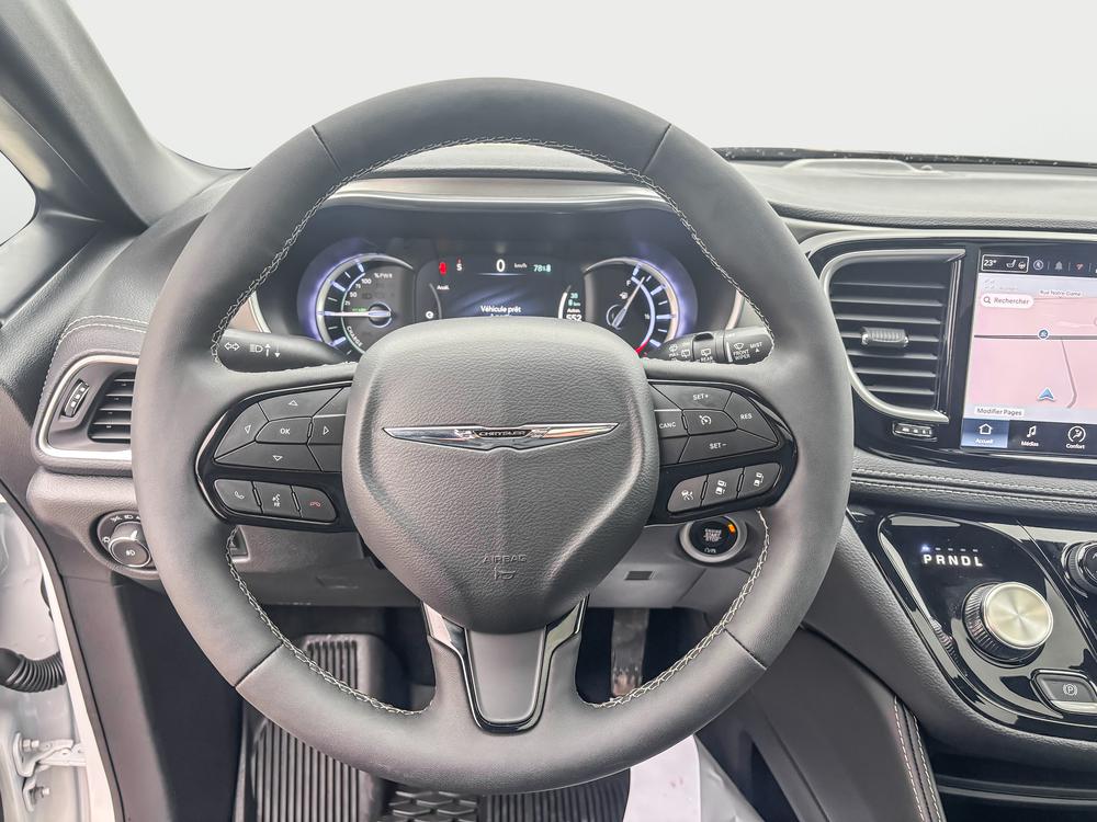Chrysler Pacifica Hybrid Allure s 2024 d&rsquo;occasion à vendre - 17