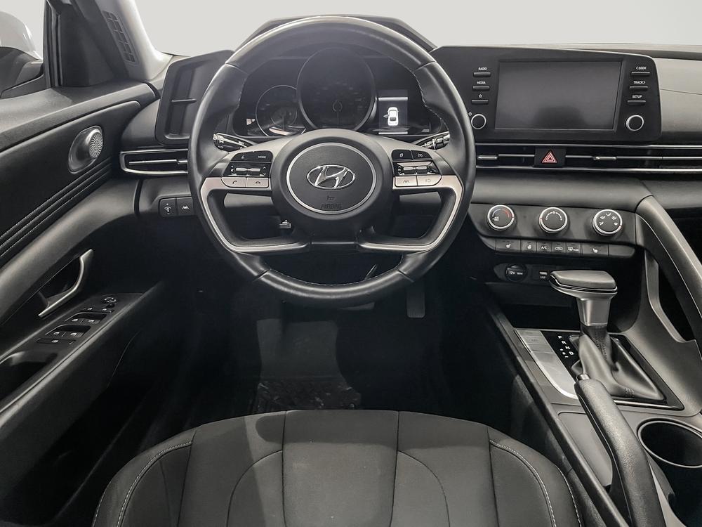 Hyundai Elantra Preferred 2022 d&rsquo;occasion à vendre - 9