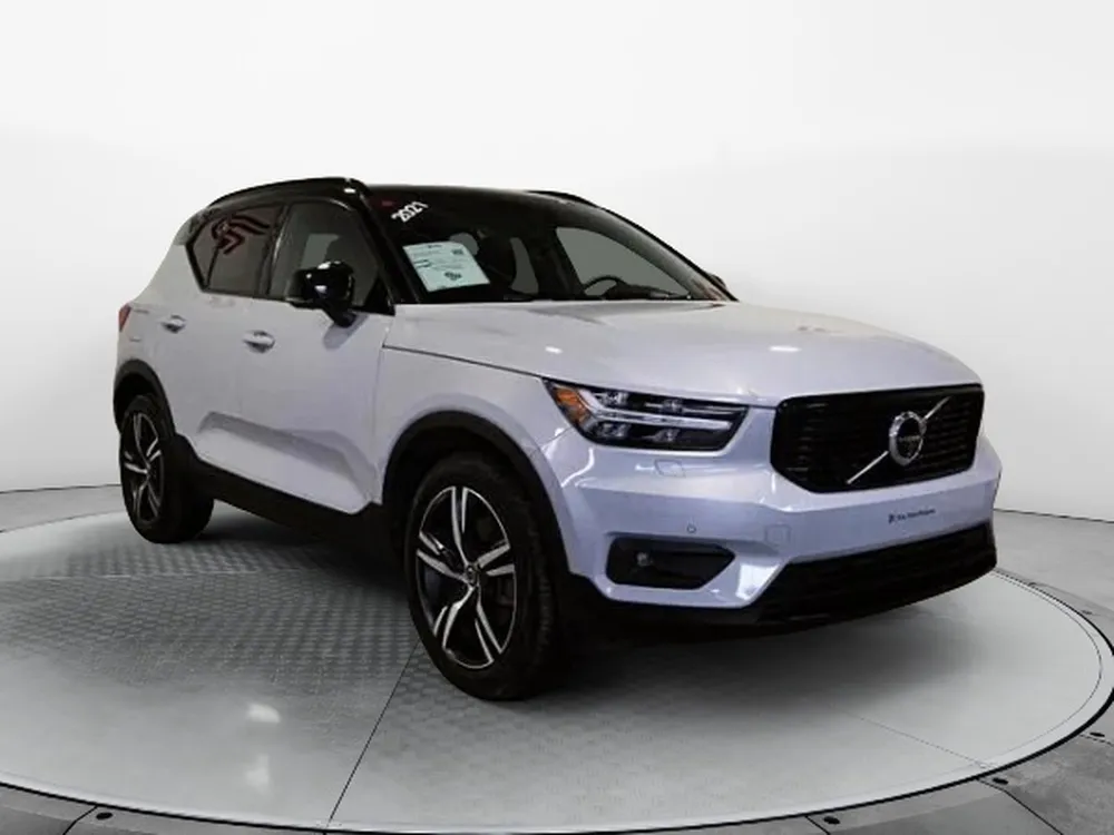 Volvo XC40 T5 R-DESIGN // AWD // TOIT PANORAMIQUE