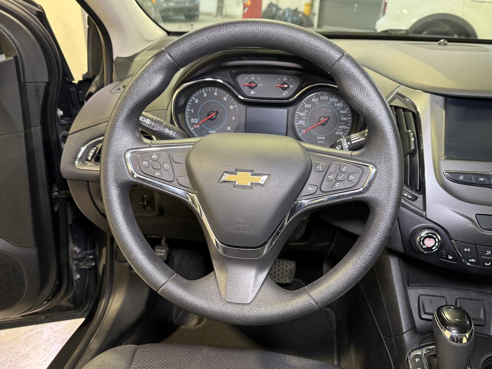 Chevrolet Cruze HATCHBACK LT TURBO 2018 d&rsquo;occasion à vendre - 17