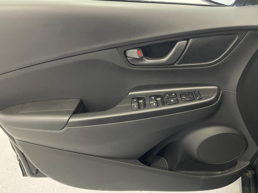 Hyundai Kona Essential 2023 d&rsquo;occasion à vendre - 12