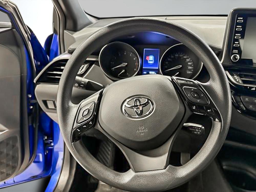 Toyota C-HR LE 2019 d&rsquo;occasion à vendre - 18