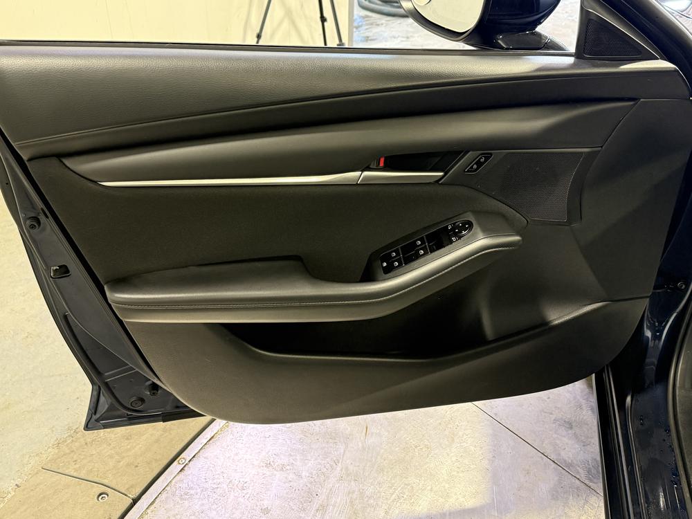 Mazda Mazda3 GX 2025 d&rsquo;occasion à vendre - 13