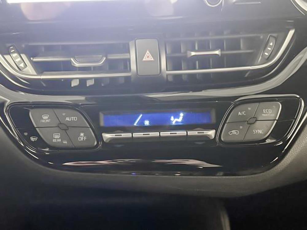 Toyota C-HR LE 2019 d&rsquo;occasion à vendre - 26