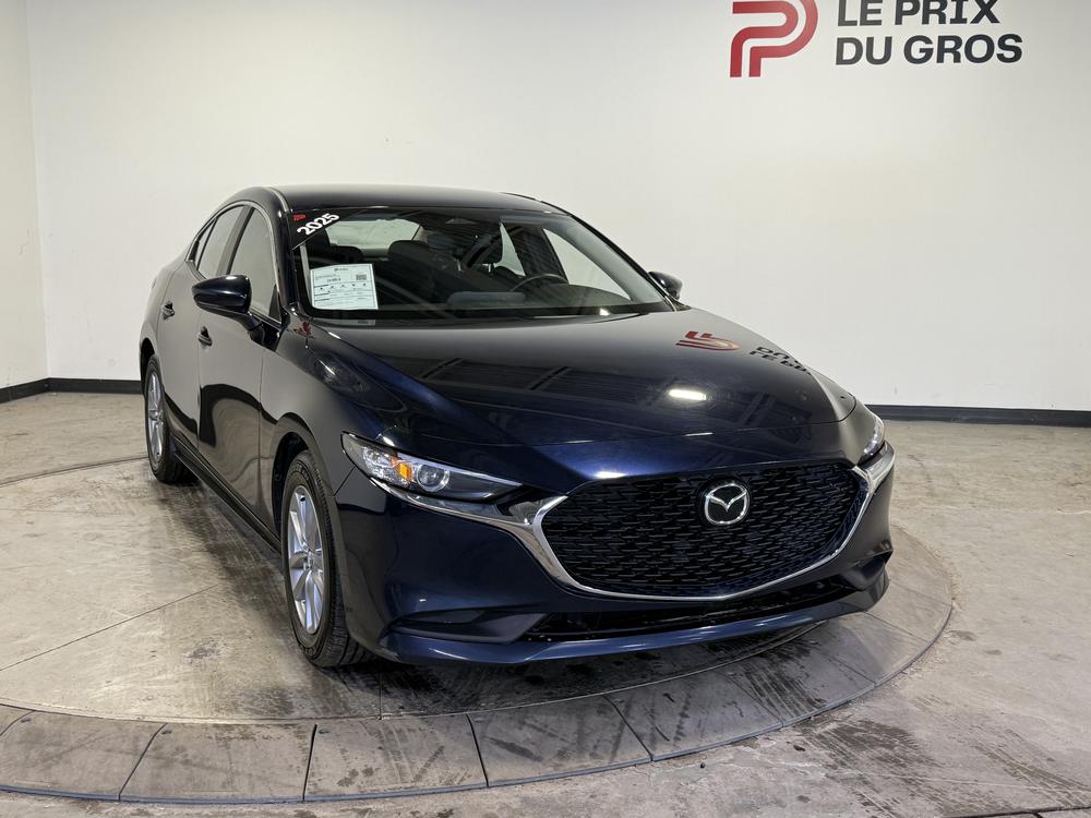 Mazda Mazda3 GX 2025 d&rsquo;occasion à vendre - 1