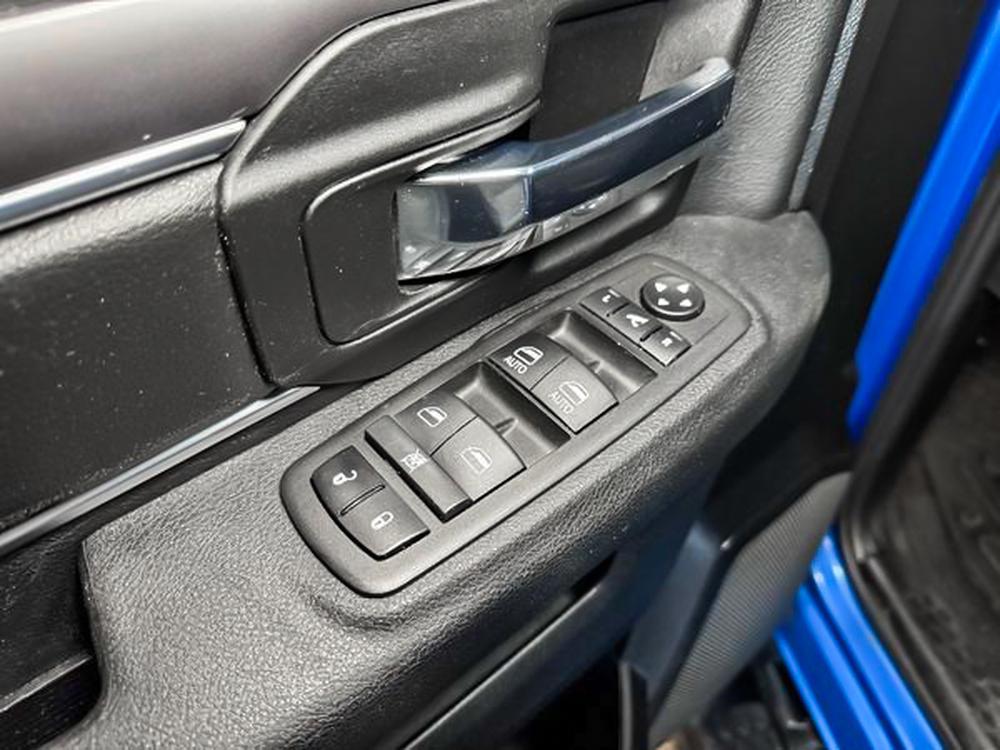 Ram 1500 Classic WARLOCK 2023 d&rsquo;occasion à vendre - 12