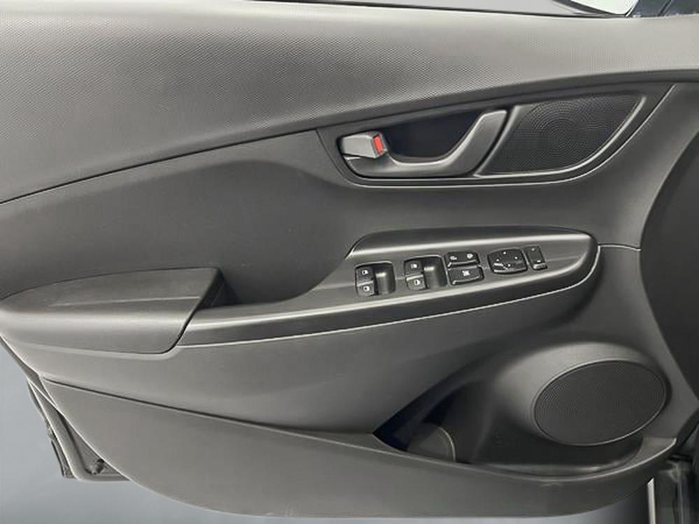 Hyundai Kona Essential 2023 d&rsquo;occasion à vendre - 12