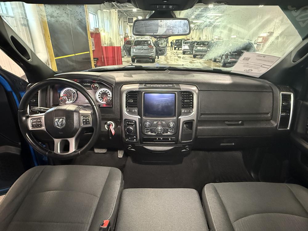 Ram 1500 Classic WARLOCK 2023 d&rsquo;occasion à vendre - 24