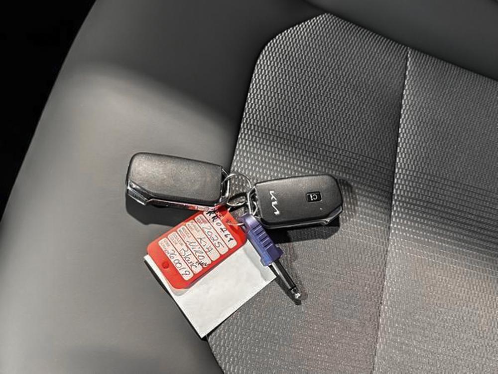 Kia Niro ex premium 2025 d&rsquo;occasion à vendre - 36