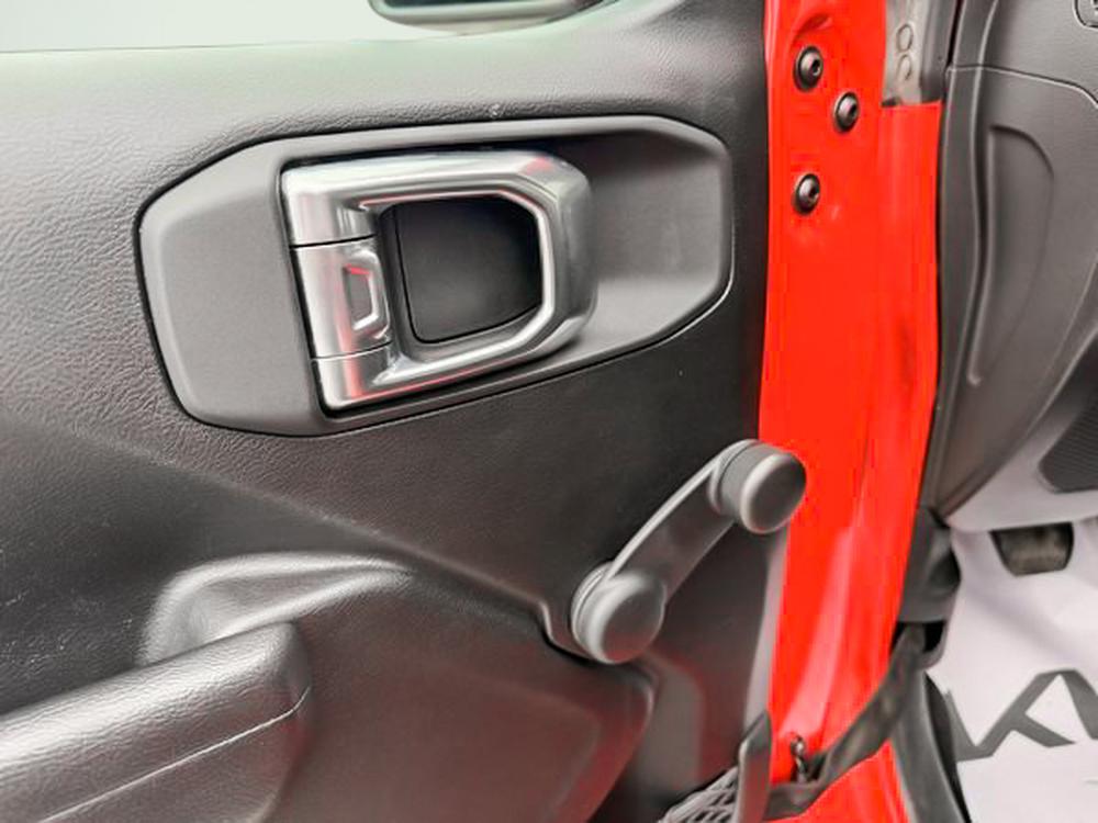 Jeep Wrangler SPORT 2023 d&rsquo;occasion à vendre - 12