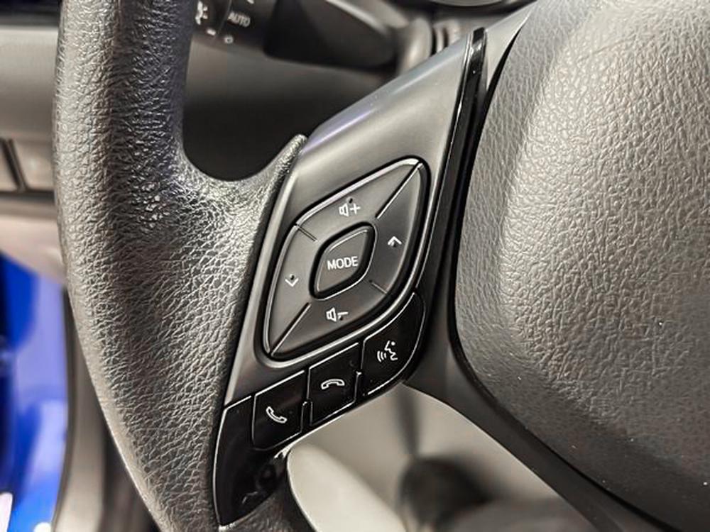 Toyota C-HR LE 2019 d&rsquo;occasion à vendre - 19