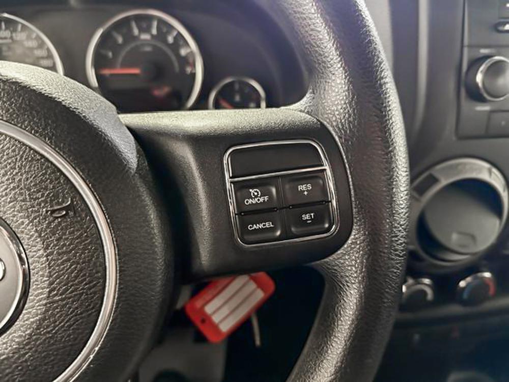 Jeep Wrangler sport 2014 d&rsquo;occasion à vendre - 18