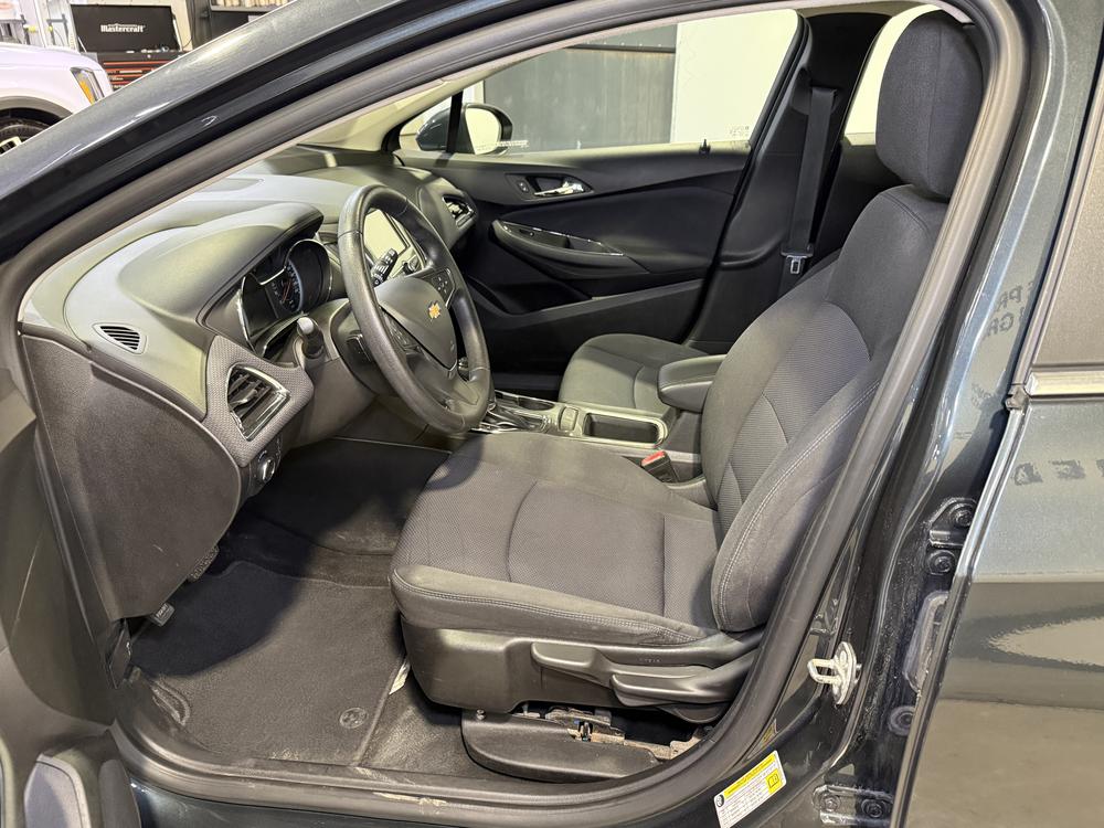 Chevrolet Cruze HATCHBACK LT TURBO 2018 d&rsquo;occasion à vendre - 16