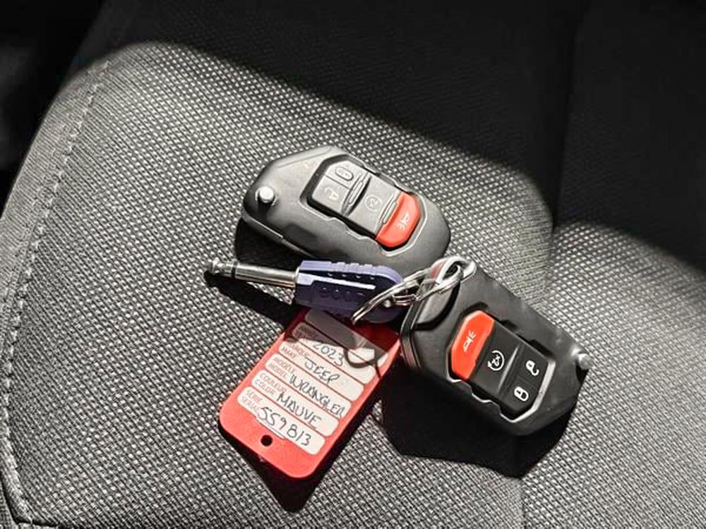 Jeep Wrangler WILLYS (MODIFICATION À VENIR) 2023 d&rsquo;occasion à vendre - 35