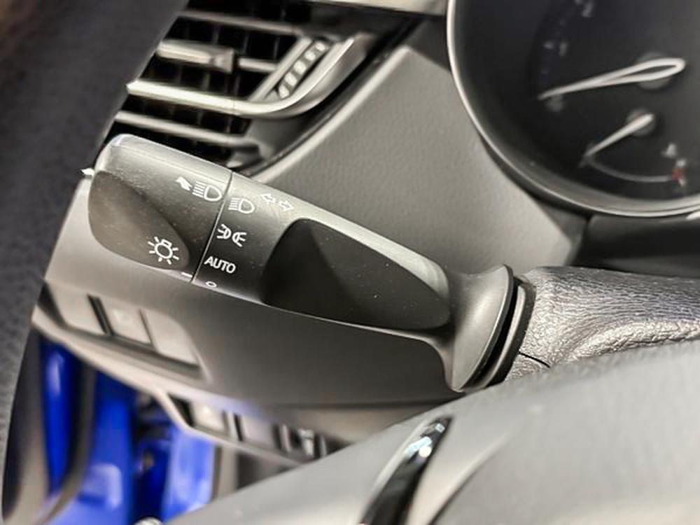 Toyota C-HR LE 2019 d&rsquo;occasion à vendre - 22