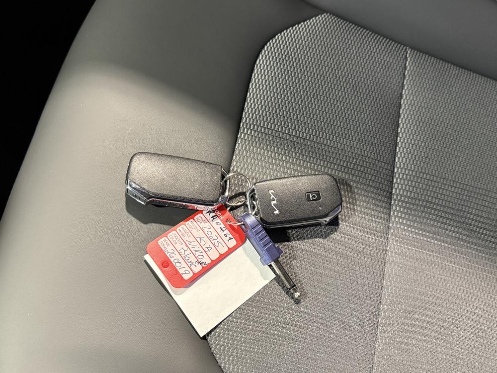 Kia Niro ex premium 2025 d&rsquo;occasion à vendre - 36