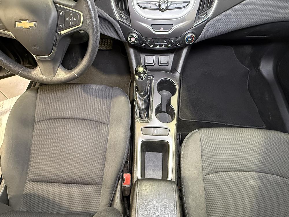 Chevrolet Cruze HATCHBACK LT TURBO 2018 d&rsquo;occasion à vendre - 28