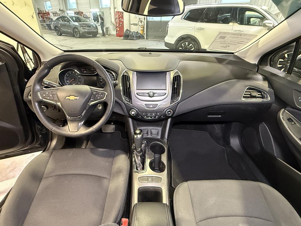 Chevrolet Cruze HATCHBACK LT TURBO 2018 d&rsquo;occasion à vendre - 29