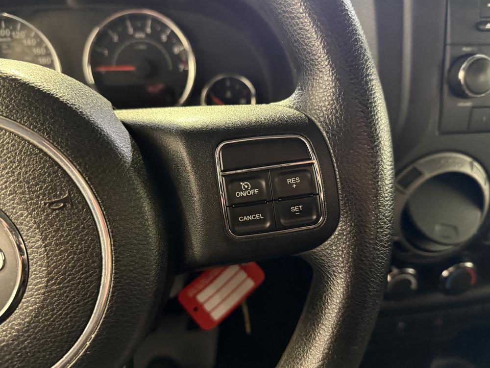 Jeep Wrangler sport 2014 d&rsquo;occasion à vendre - 18