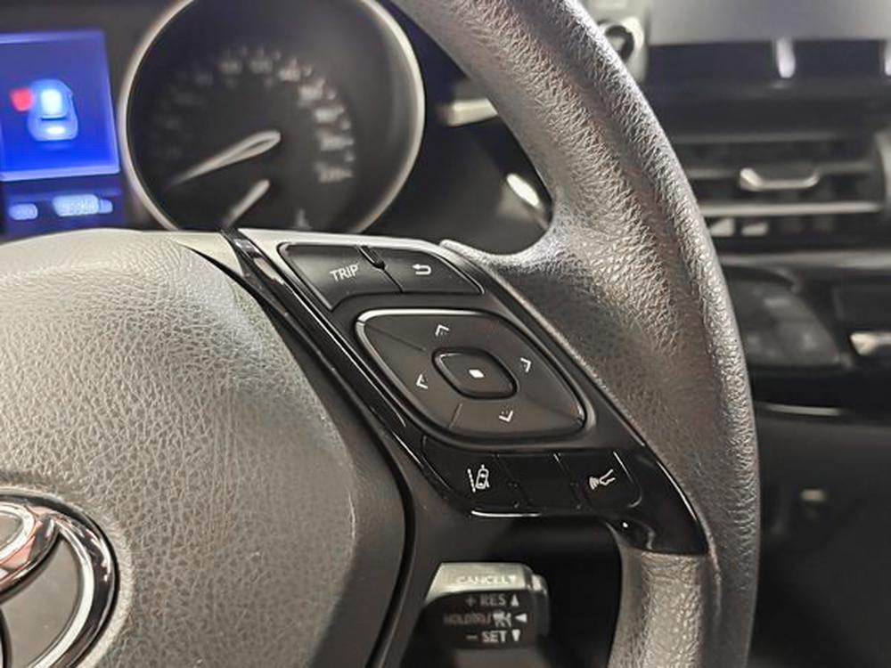 Toyota C-HR LE 2019 d&rsquo;occasion à vendre - 21