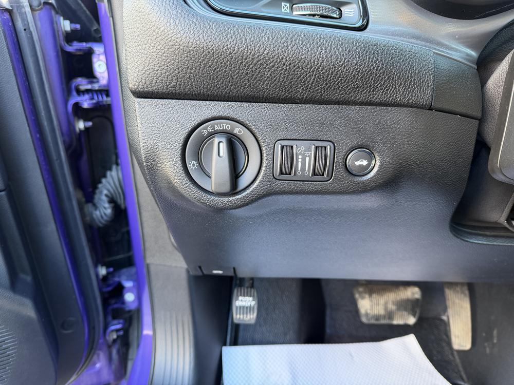 Dodge Challenger SXT AWD 2023 d&rsquo;occasion à vendre - 14