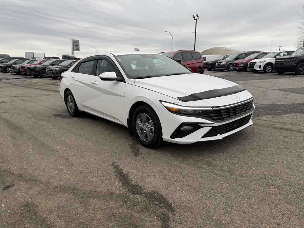 Hyundai Elantra Prefered 2024 d&rsquo;occasion à vendre - 1