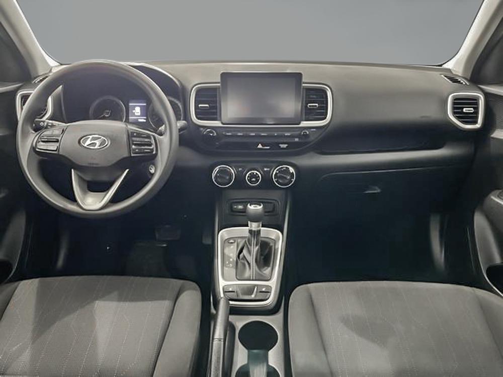 Hyundai Venue Essential 2022 d&rsquo;occasion à vendre - 8