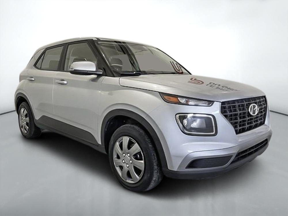 Hyundai Venue Essential 2022 d&rsquo;occasion à vendre - 1