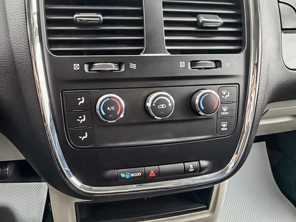 Dodge Grand Caravan SXT 2019 à vendre à Donnacona - 23