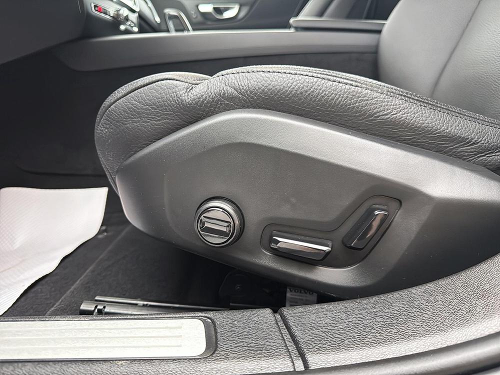 Volvo S60 B5 PLUS AWD // DARK THEME 2024 d&rsquo;occasion à vendre - 14