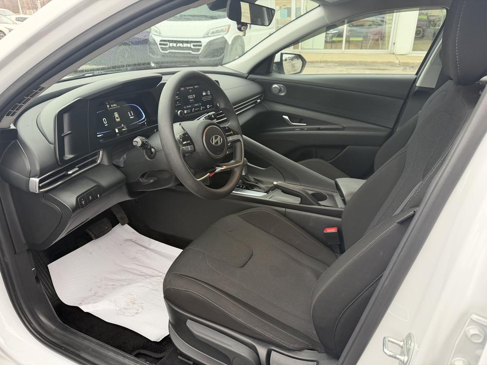 Hyundai Elantra Prefered 2024 d&rsquo;occasion à vendre - 14