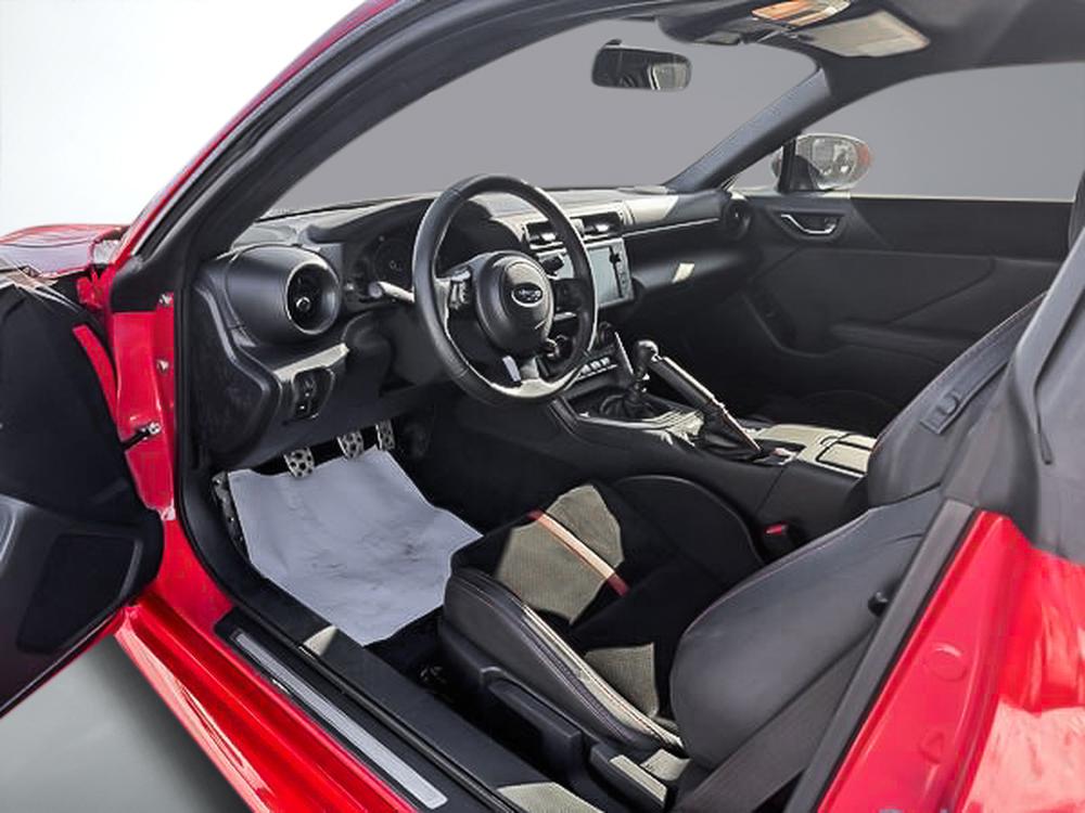 Subaru BRZ sport-tech 2023 d&rsquo;occasion à vendre - 12