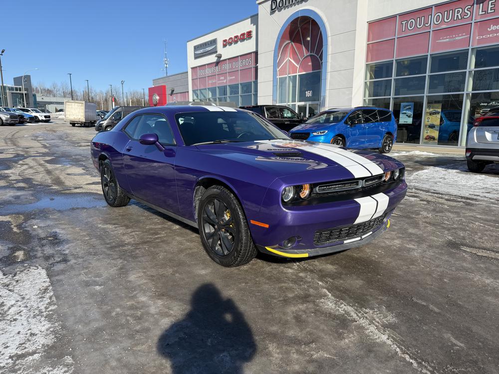 Dodge Challenger SXT AWD