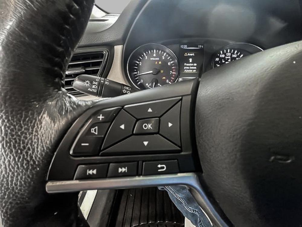Nissan Rogue SL 2017 d&rsquo;occasion à vendre - 13