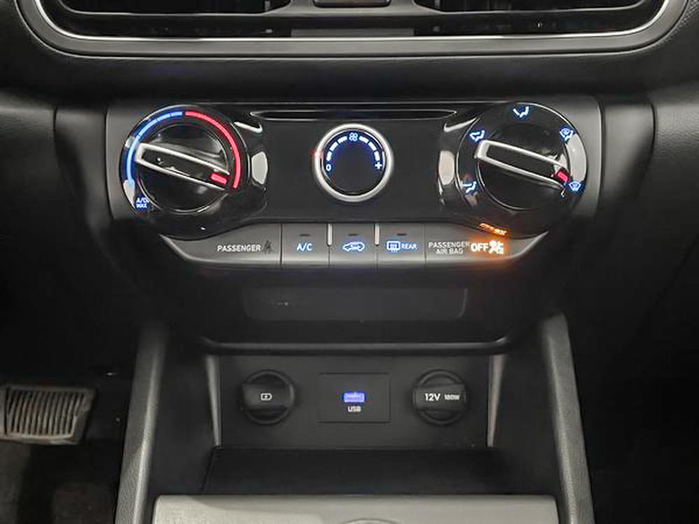 Hyundai Kona Essential AWD 2022 d&rsquo;occasion à vendre - 24