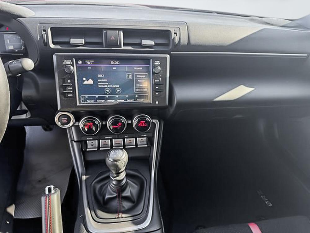 Subaru BRZ sport-tech 2023 d&rsquo;occasion à vendre - 16