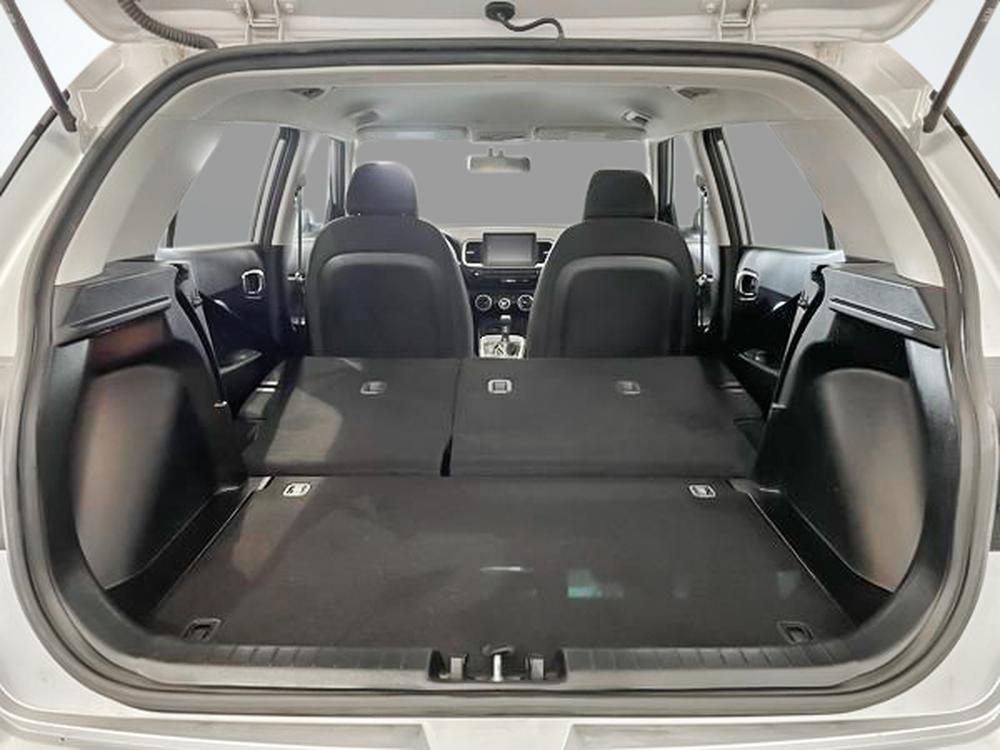Hyundai Venue Essential 2022 d&rsquo;occasion à vendre - 28