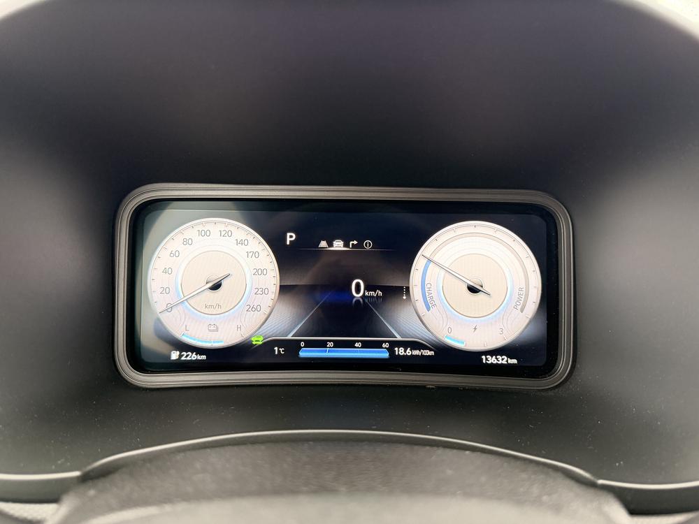 Hyundai Kona électrique PREFFERED W/TWO TONE 2023 d&rsquo;occasion à vendre - 24