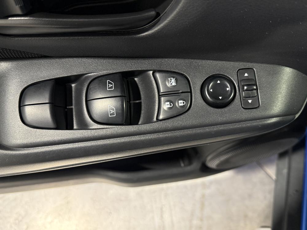 Nissan Kicks S 2023 d&rsquo;occasion à vendre - 14