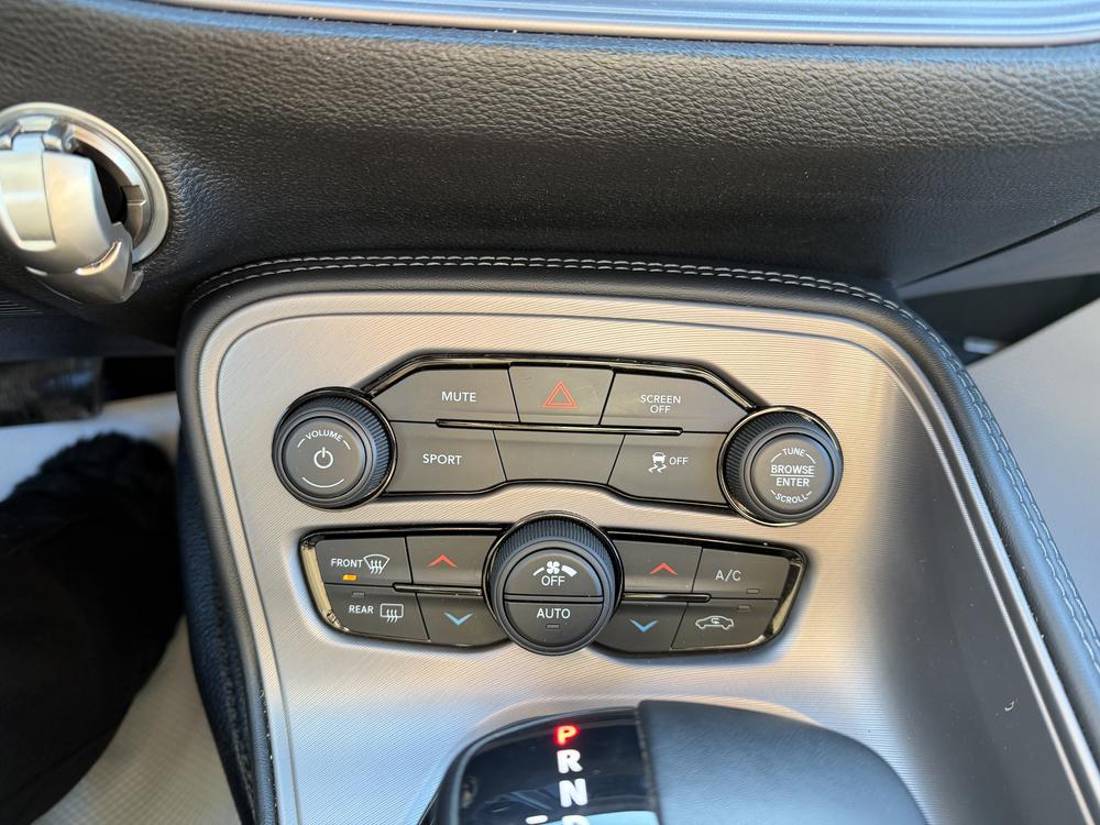 Dodge Challenger SXT AWD 2023 d&rsquo;occasion à vendre - 23