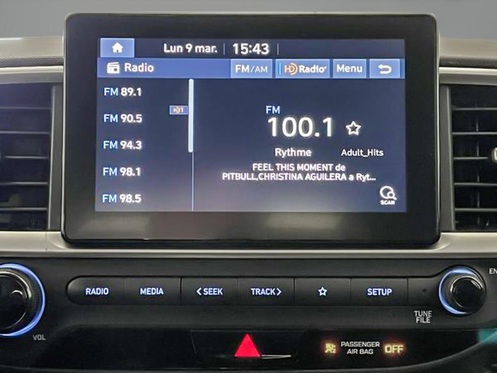 Hyundai Venue Essential 2022 d&rsquo;occasion à vendre - 19