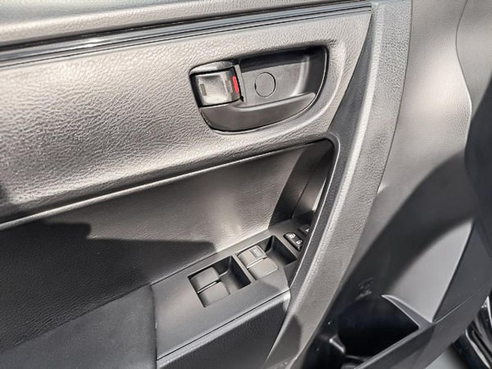 Toyota Corolla CE 2019 d&rsquo;occasion à vendre - 13