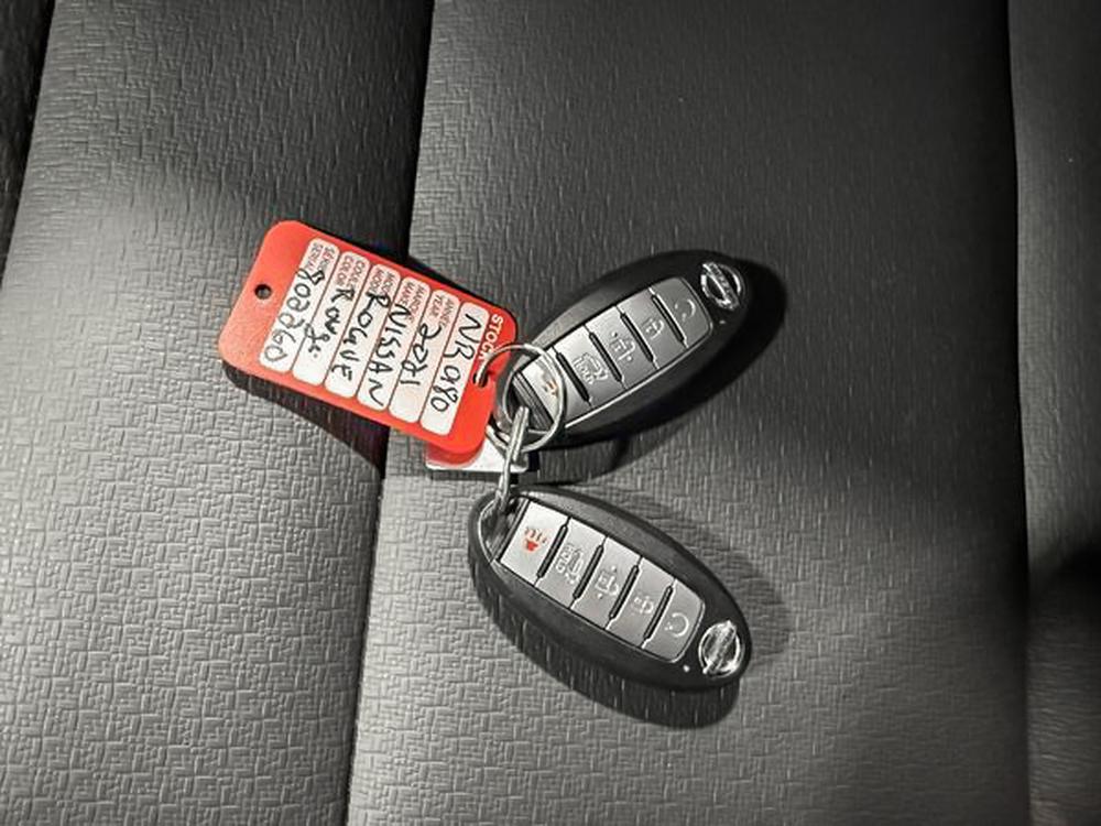 Nissan Rogue SV 2021 d&rsquo;occasion à vendre - 33