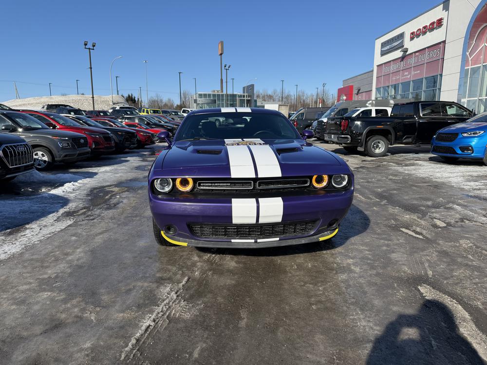 Dodge Challenger SXT AWD 2023 d&rsquo;occasion à vendre - 2